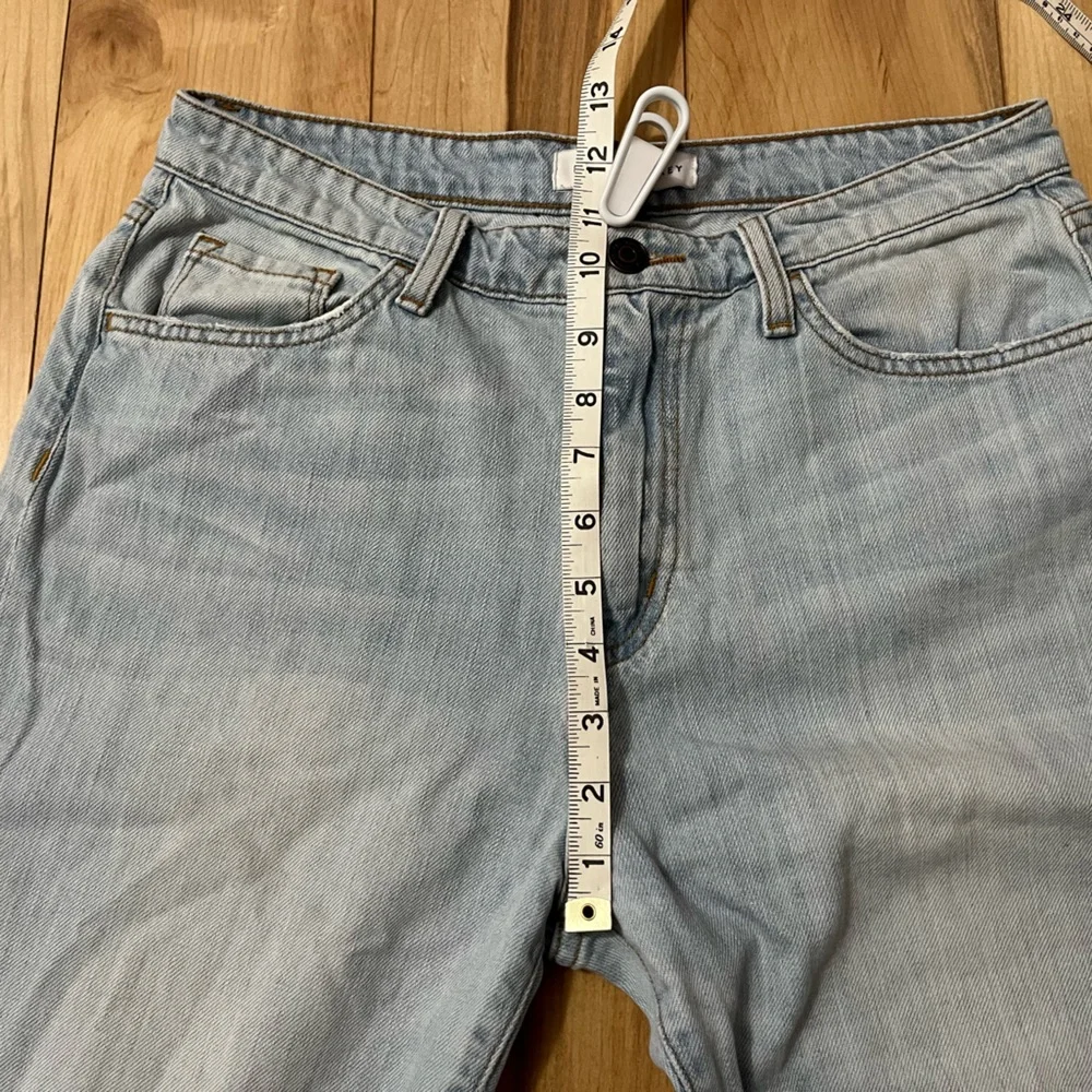 Flying Monkey Crop Distressed Denim Jeans Light Wash Inseam 23.5” Size 27